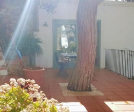 Tamariu 2 - Duplex with garden 50m from the beach free wifi!