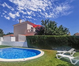 Nice home in Miami Playa with 3 Bedrooms, WiFi and Outdoor swimming pool
