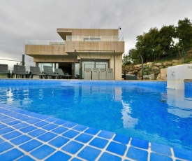 Villa Adam