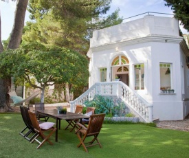FridaysFlats Casa Emerald
