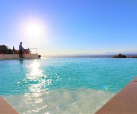 Villa Lou - Casa individual con piscina - Barneda Premium Villas