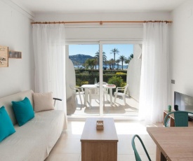 Apartamento a pie de playa, climatizado y parking