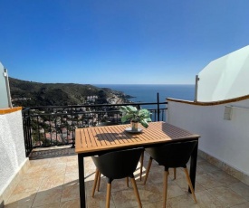 Apartamento con parking,piscina y vistas al mar
