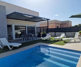 Riumar "Marc", 550m to beach, private pool, On-Site-Service, dog beach
