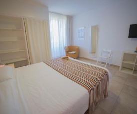 Casa Del Mar Hotel & Apartaments