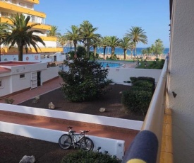 Holiday con vistas a playa y con piscina