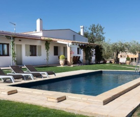 Santolina - Casa Rural en l'Ampolla con piscina privada, jardín y barbacoa