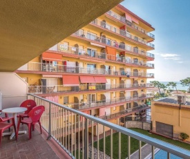 Nice apartment in Malgrat de Mar with 2 Bedrooms, WiFi and Outdoor swimming pool