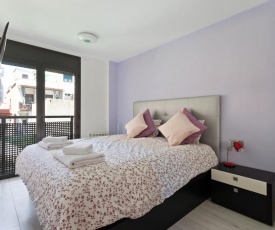 Spacious Sleeps 7 w/lovely terrace near the beach - 3min to train