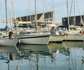 Sleep & BoatsBreakfast Barcelona City