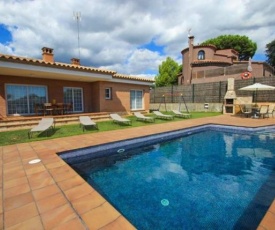 Sant Antoni de Calonge Villa Sleeps 8 Pool WiFi