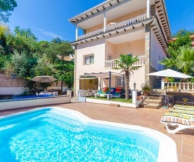 Lloret de Mar Villa Sleeps 12 Pool WiFi